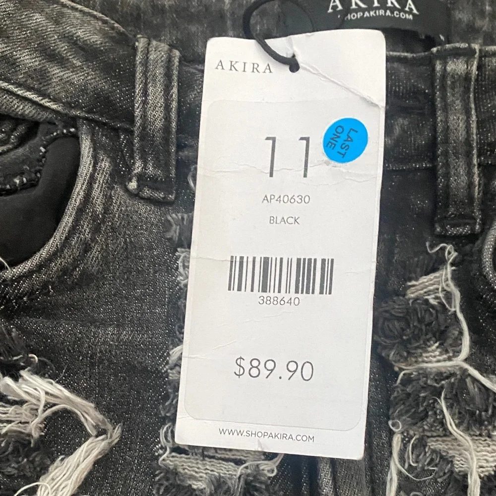 AKIRA SUPER DISTRESSED RELAXED FIT JEANS - Picture 4 of 12